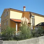 In Mit Eigener Terrasse By Interhome Apartament