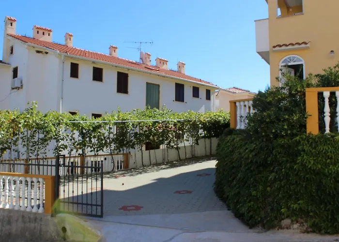 In Mit Eigener Terrasse By Interhome * Baska (Krk)