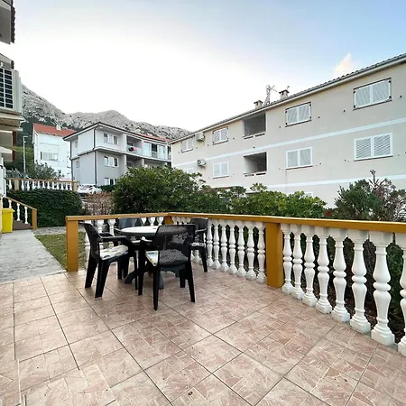 In Mit Eigener Terrasse By Interhome *